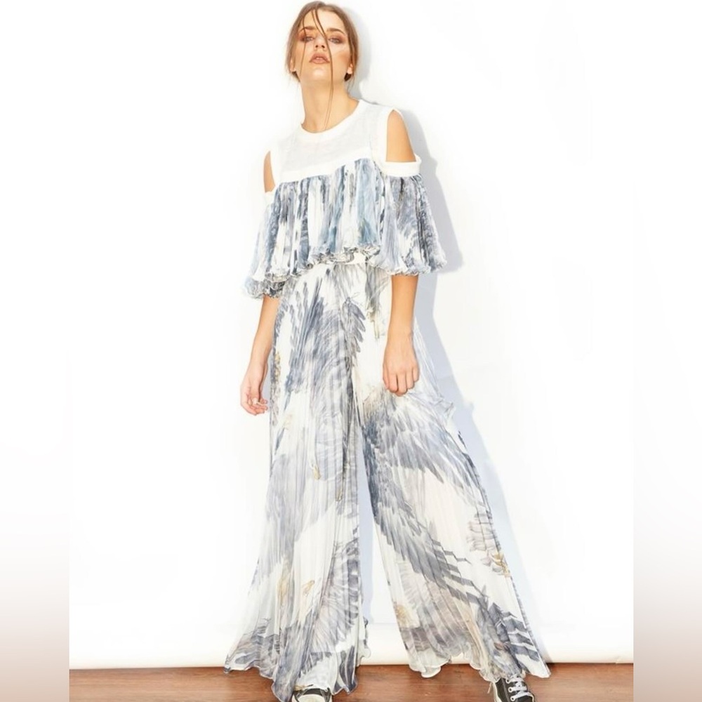 Set of Eagle Print Pleated Crop Top and Pants
